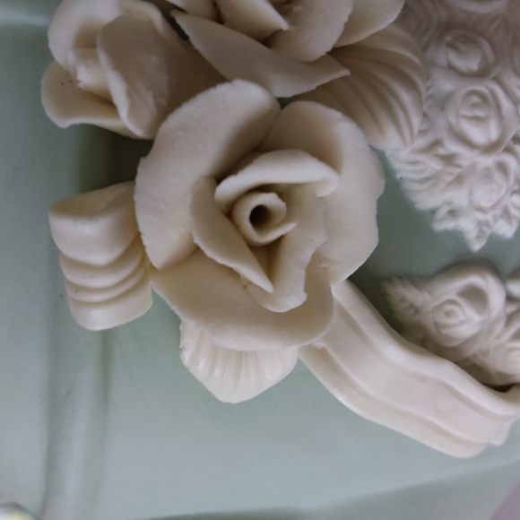 Stunning Porcelain Fully Functional Flower Watering Pot! - Picture 3 of 11